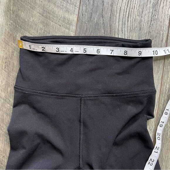 Lululemon High Rise Reveal Precision Tights in Black Size 2 Laser Cut Mesh Leg - Picture 8 of 12